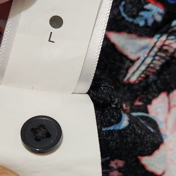 Croft Barrow Blouse Women Size Large Floral Print With Buttons And Pockets - Picture 8 of 9